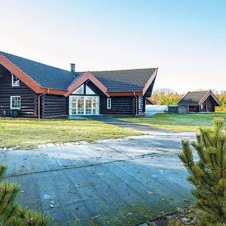 Vakantiehuis With Pool In