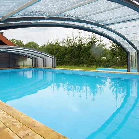 With Pool In Vakantiehuis *