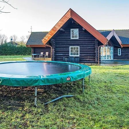 With Pool In Ansager